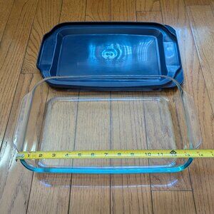 Pyrex Basics Navy 13" x 9" Baking Dish with Lid